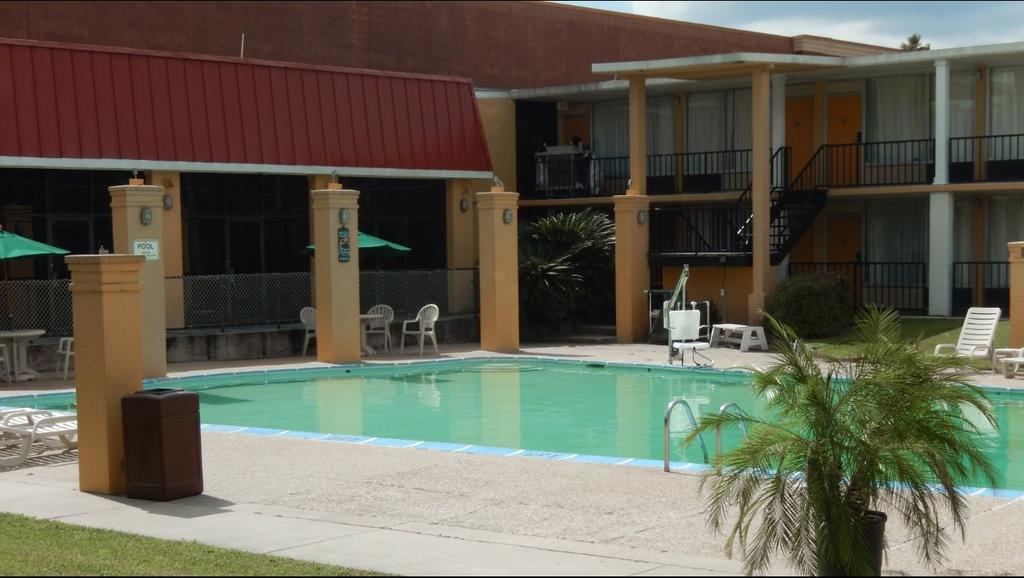 Executive Thibodaux New Orleans Hotel Esterno foto
