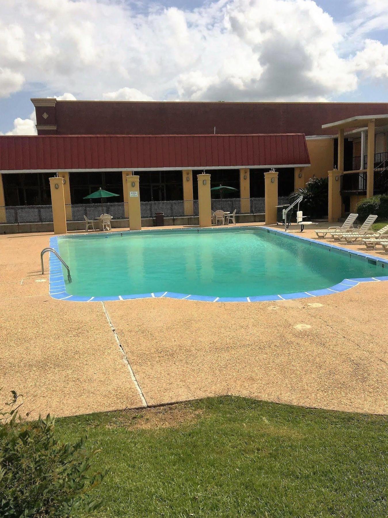 Executive Thibodaux New Orleans Hotel Esterno foto